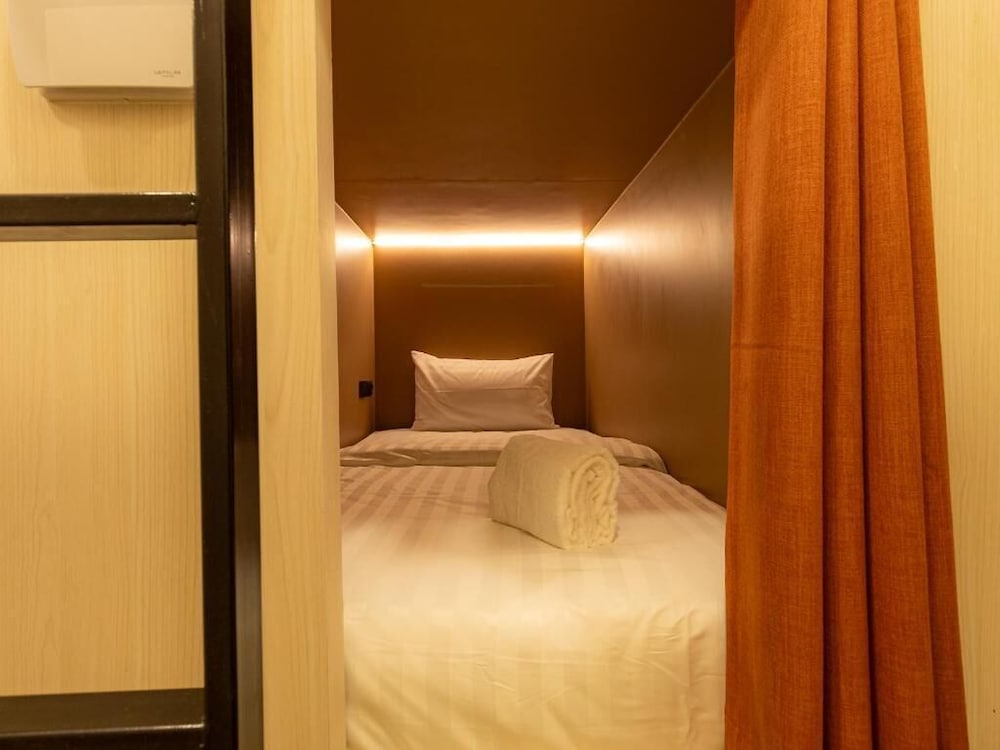 Hotel Social Pod Khaosan