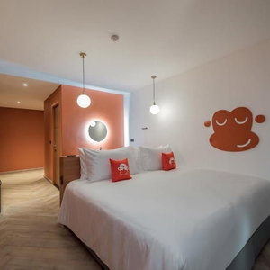 Hotel Blu Monkey Hub & Hotel Bangsaen cazare Saen Suk