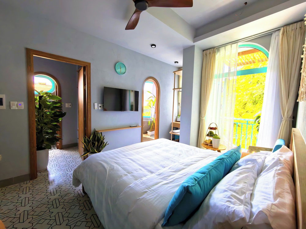 Tiffany Apartment