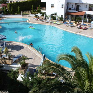 Sejur Coliseum Studios & Apartments vacanta Pefki