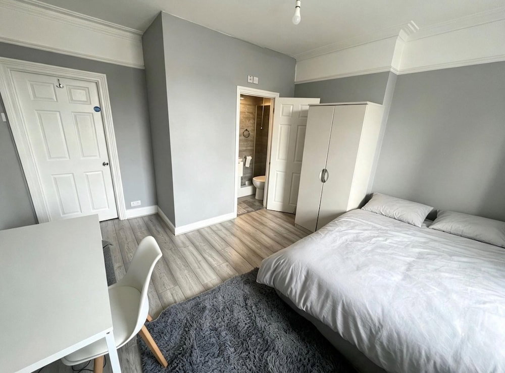 South East London 5-Bed House, Sleeps 7 Foresthill