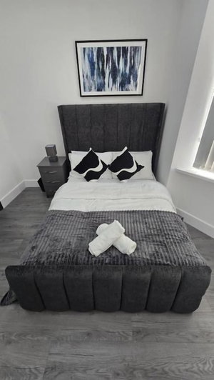 Hotel Spacious 6-Bedroom All En-Suite House cazare Staffordshire