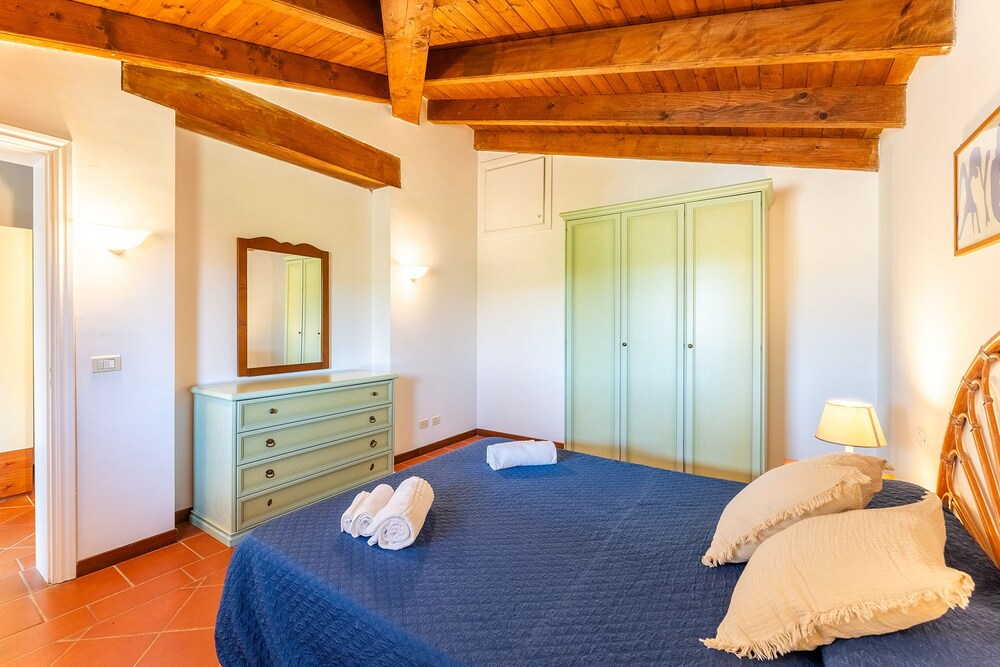 Charming Sea Villas Villa Sleeps 6In Shared Pool