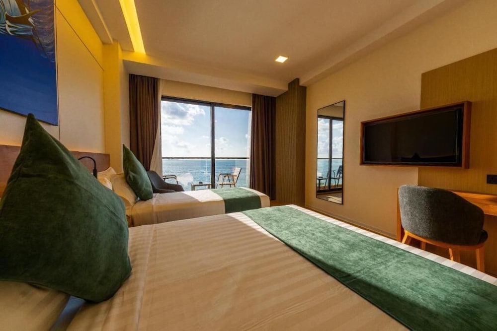 Hotel Triton Exotica
