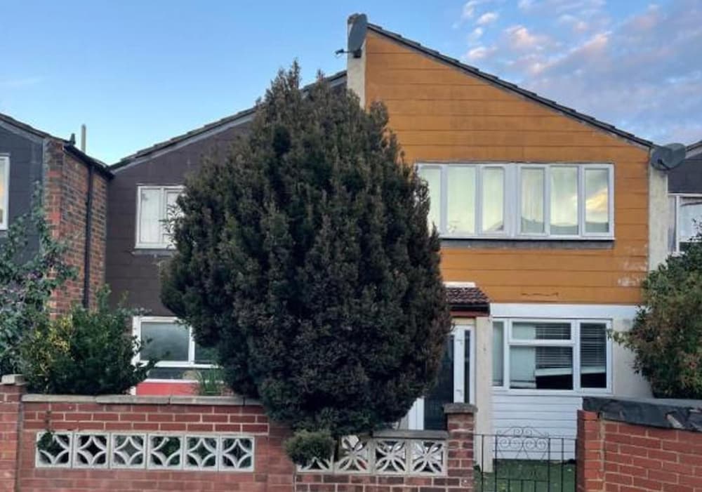 Hotel South East London 4-Bed House, Sleeps 8 Near Tube