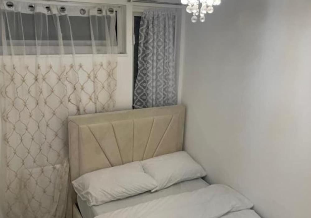 South East London 4-Bed House, Sleeps 8 Near Tube