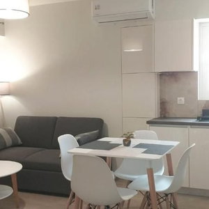 Hotel Helios House - New Build - 2Bedrooms & Parking cazare Metamorfosi