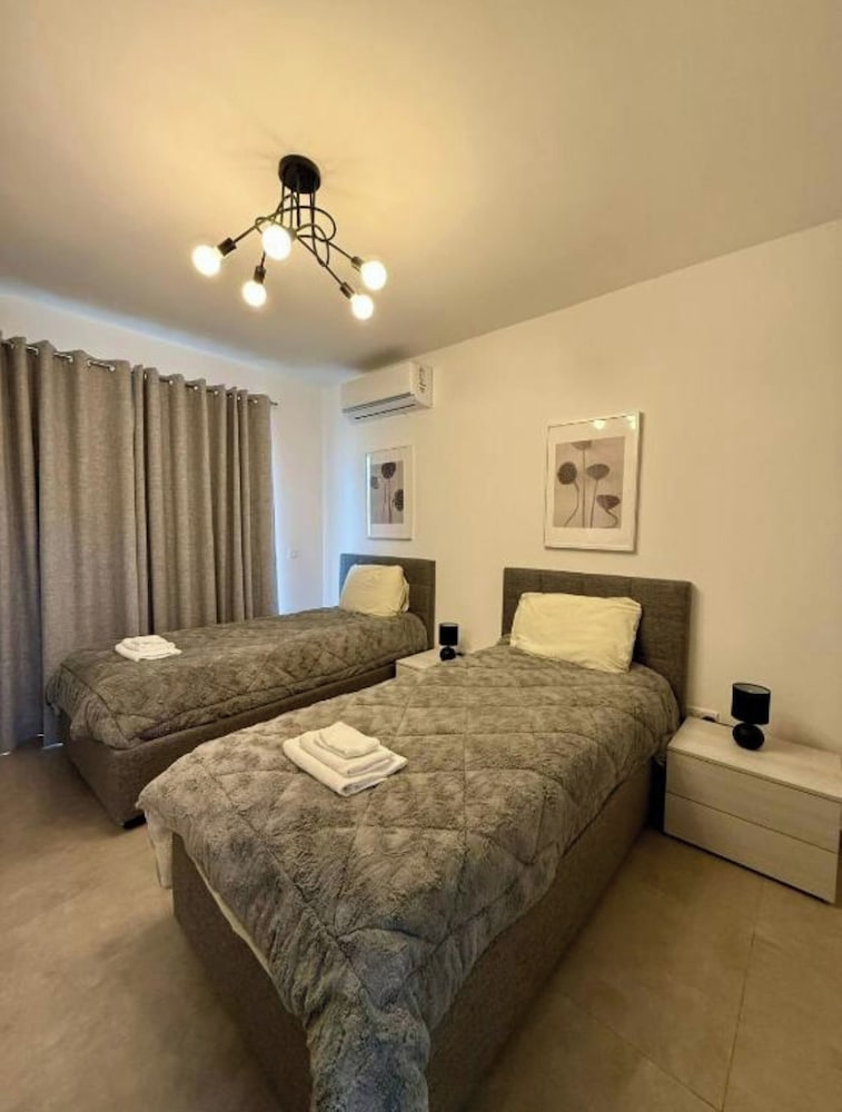 Calypso Grand Oasis Xaghra, 3-Br Luxury Apartment