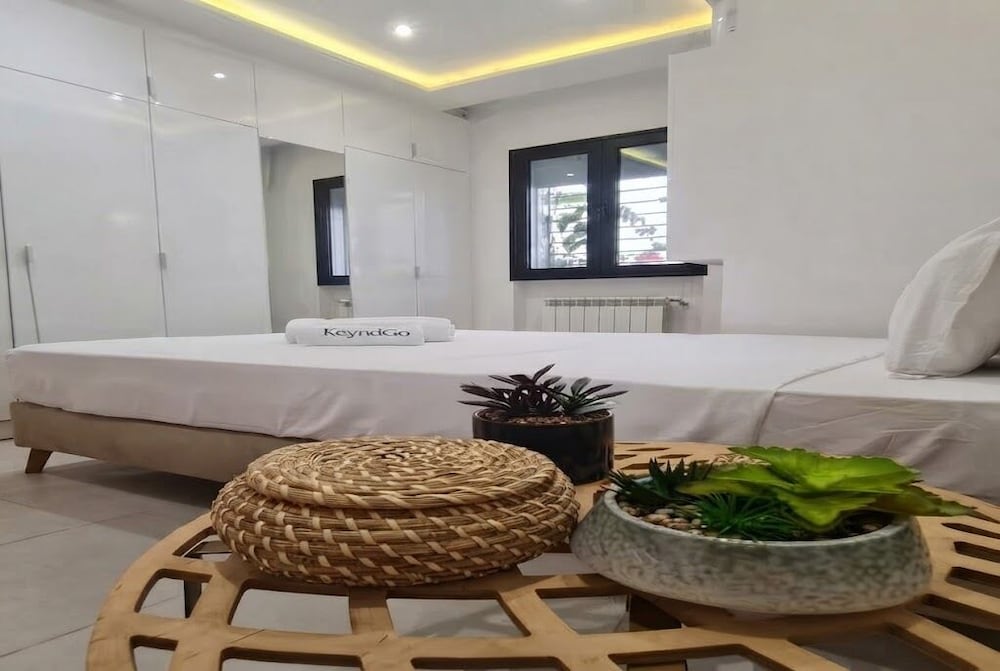 Hotel Sandra 13