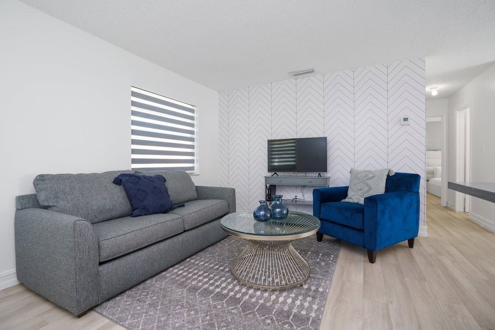 Hotel Cozy Blue Door Duplex, Central In Cutler Bay