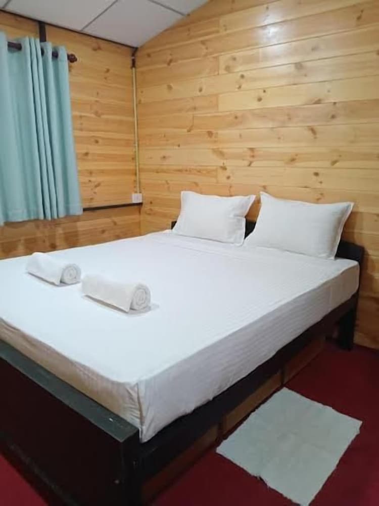Hotel Hiriketiya Budget Stay
