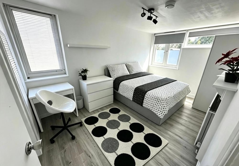 Hotel Foresthill 3-Bed Home, Sleeps 5 With Parking