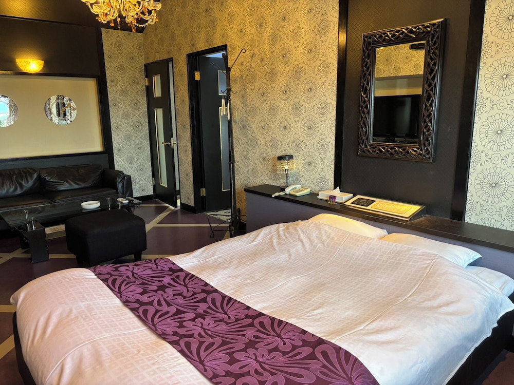 Hotel Roomer - Adults Only