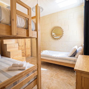 Hotel Stylish 2Br Apt In Gozo W/ Pool, Balcony cazare Ghajnsielem