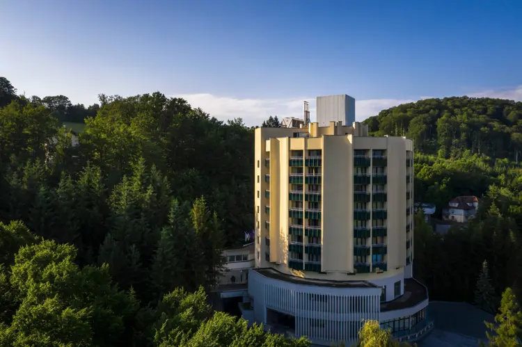 Bradet Ensana Hotel