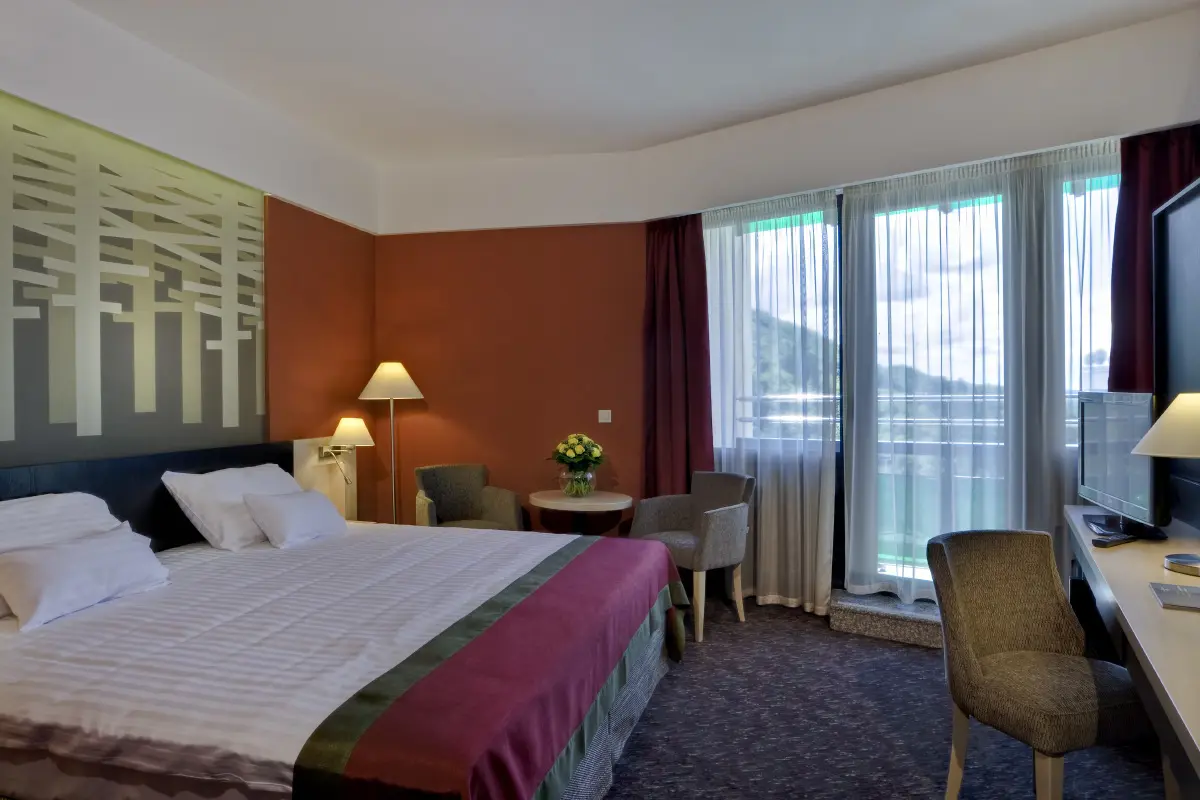 Bradet Ensana Hotel