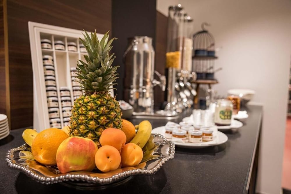 Hotel On The Way Hotel