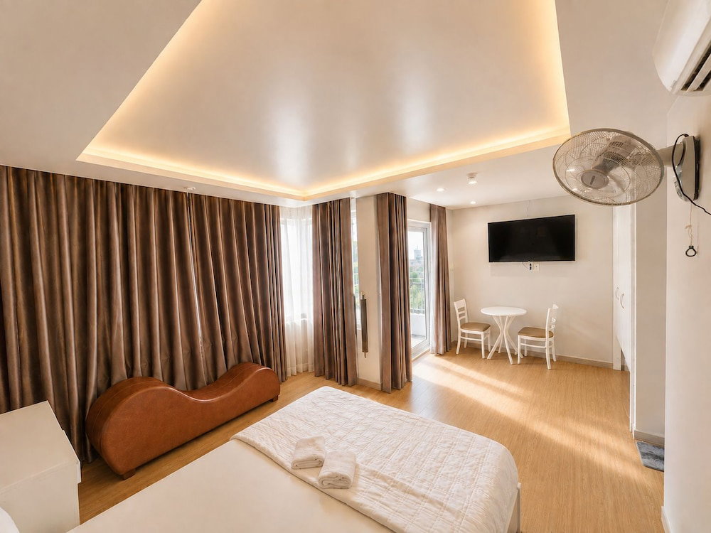 Luna Hotel