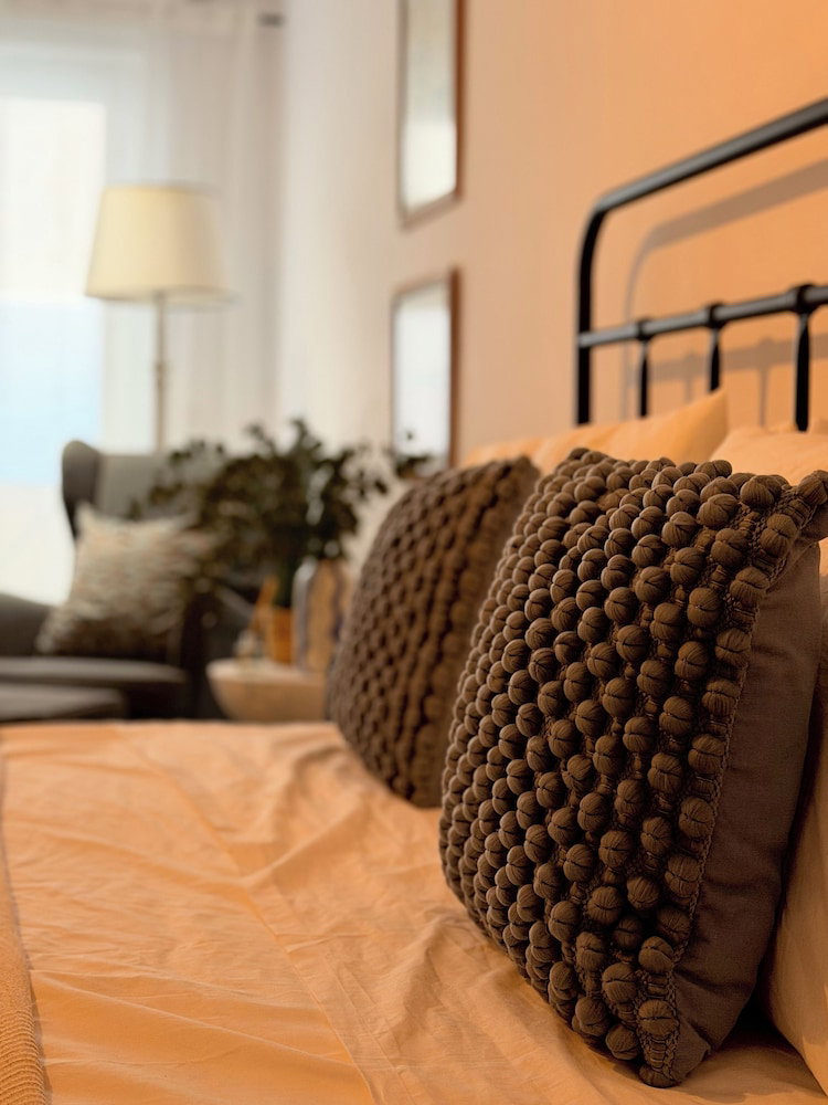 Stylish 2Br Apt W/ Hot Tub - Sliema