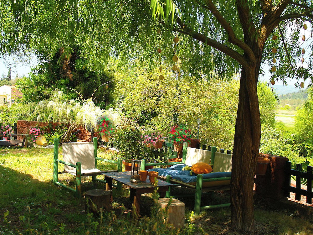 Hotel Holiday House Near The Beach Of Ermones And Mirtiotissa In Vatos Corfu
