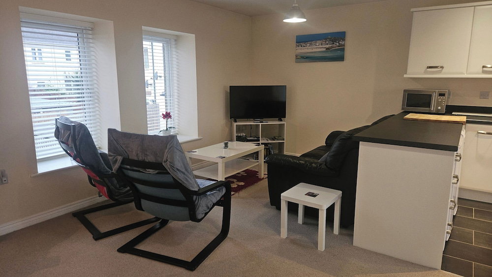 Hotel House Sleeps 4 With Parking