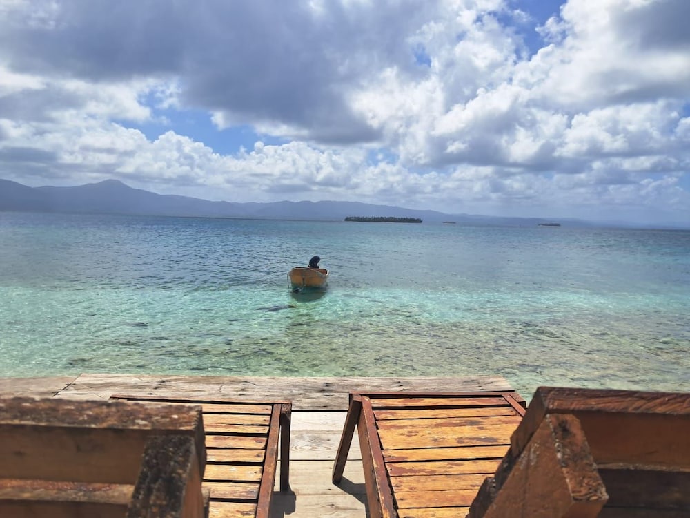 Pelicano Island