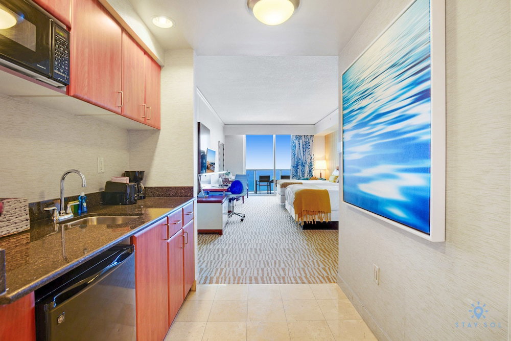 Hotel Luxurious Beach Resort- Ocean View Insta Gym