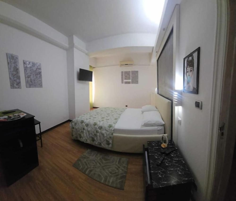 Hotel Blosson Rue De Nava