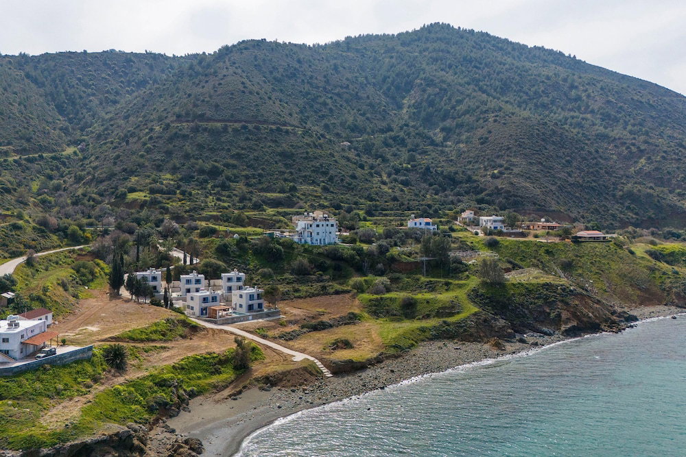 Hotel Villa Omega In Polis