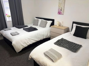Hotel Luxurious 3-Bedroom Apartment In Swansea City Centre cazare Swansea