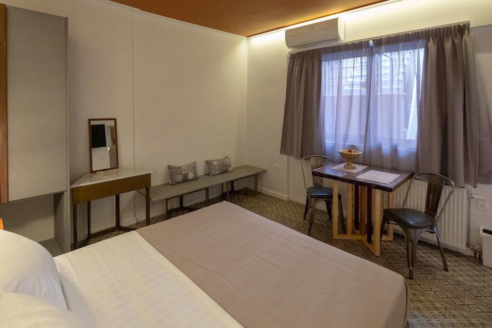 Athenian Yard Suites