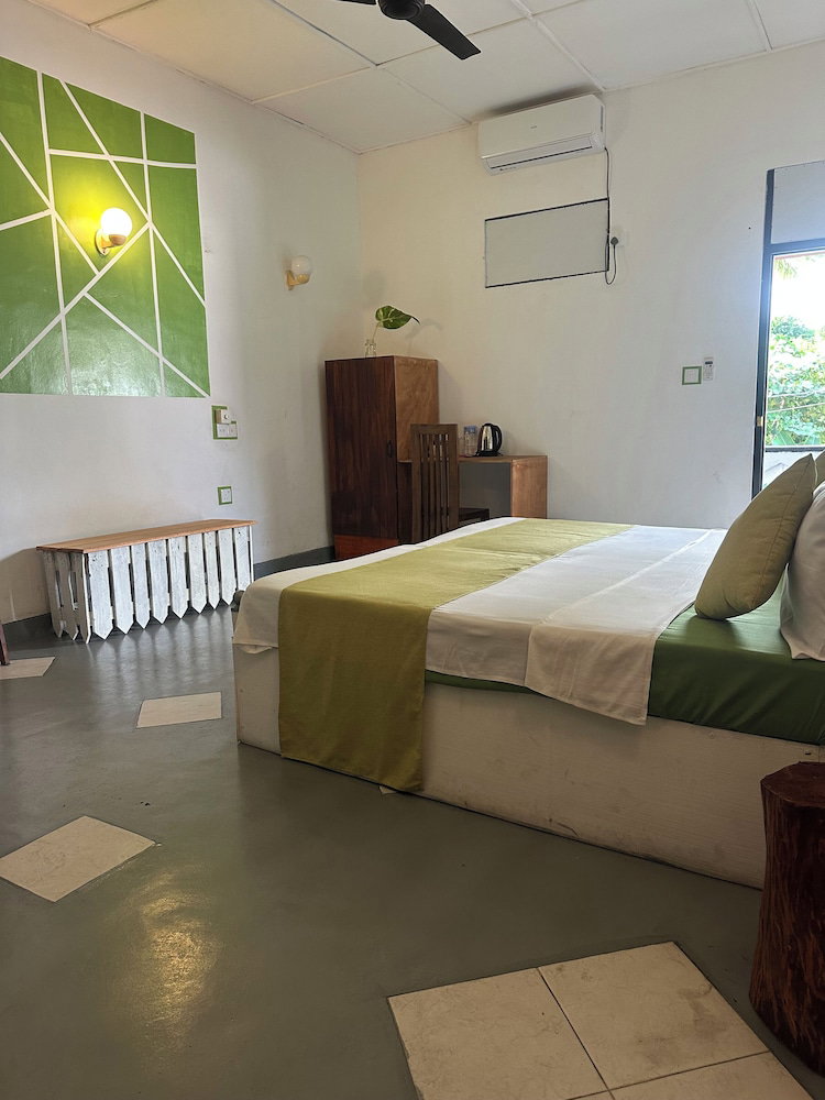 Rock Hill Hotel - Unawatuna