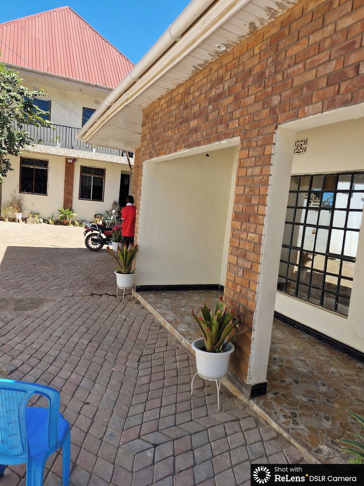 Leonell River Park Villas