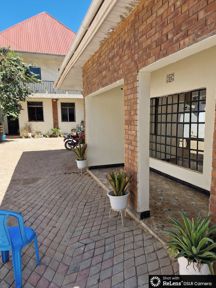 Leonell River Park Villas