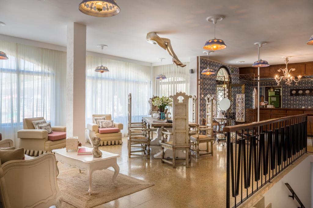 dal travel Vintage Hotel Bella Colina Est. 1953