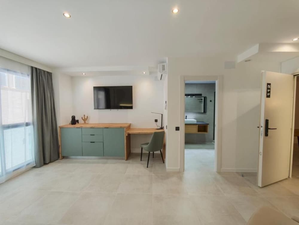 Ah Rentals Smart Living