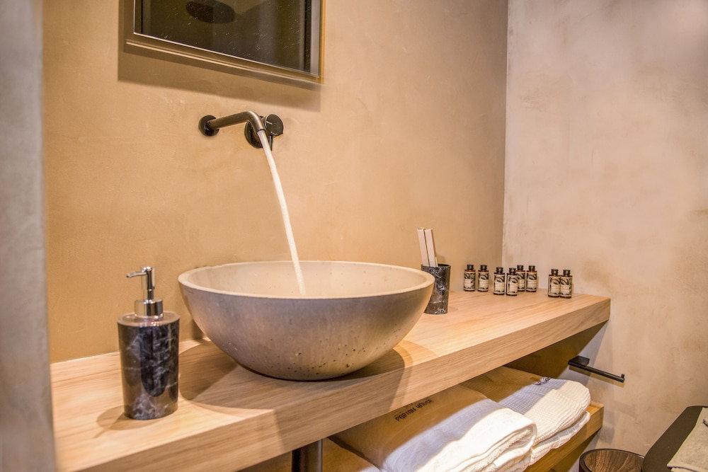 dal travel Portou House