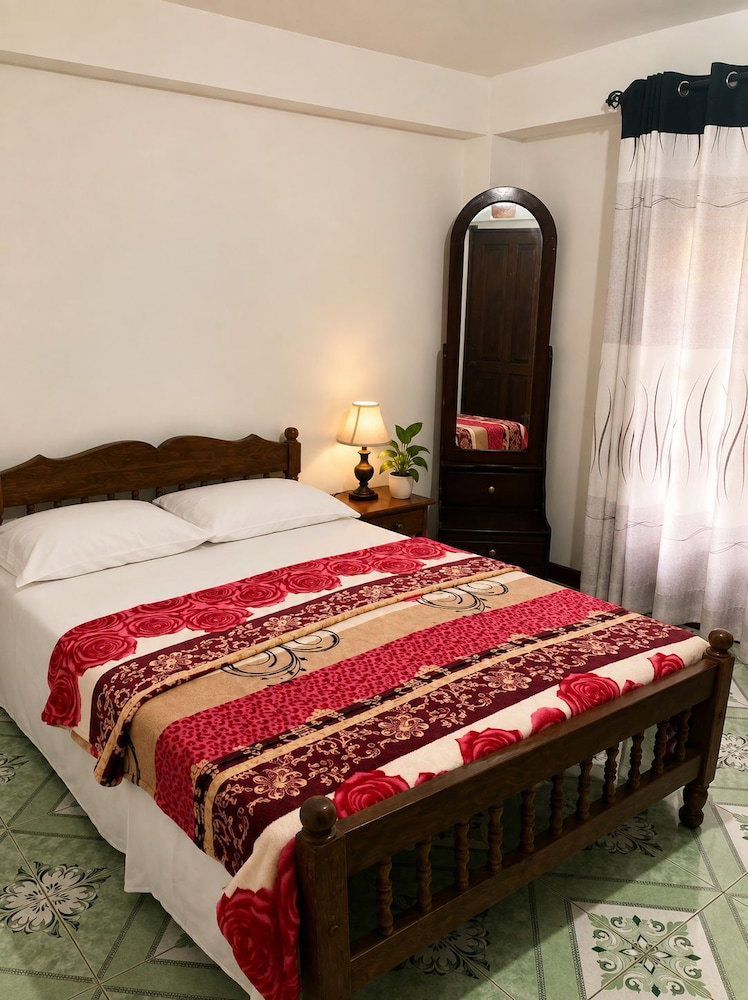 Channa Hotel And Rest Labookellie