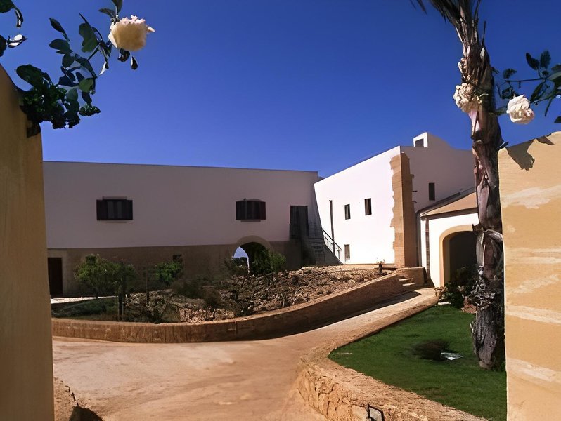 Baglio Donna Franca Wine Resort & Farm Estate