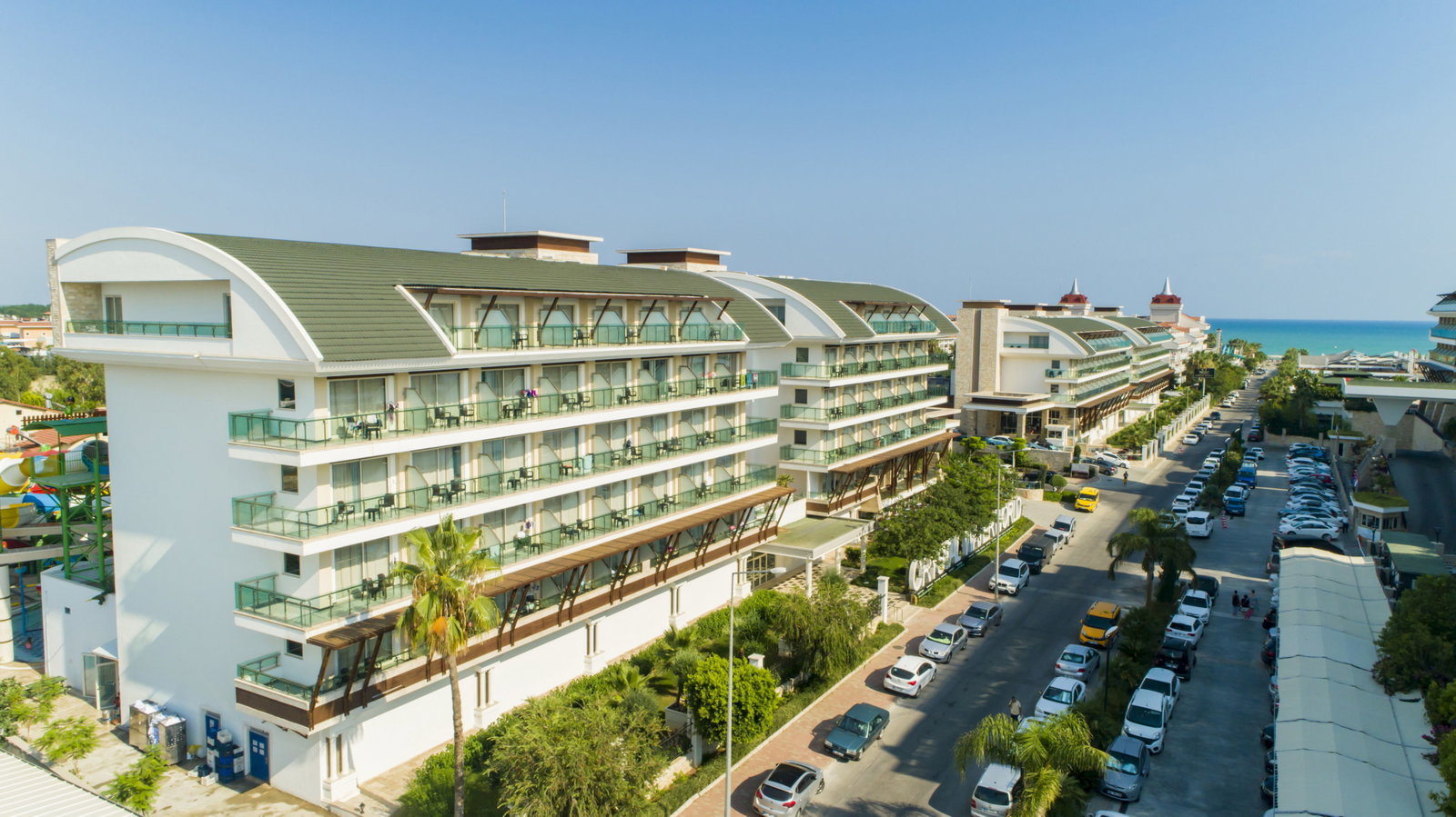 Hotel Crystal Waterworld Park Resort & Spa