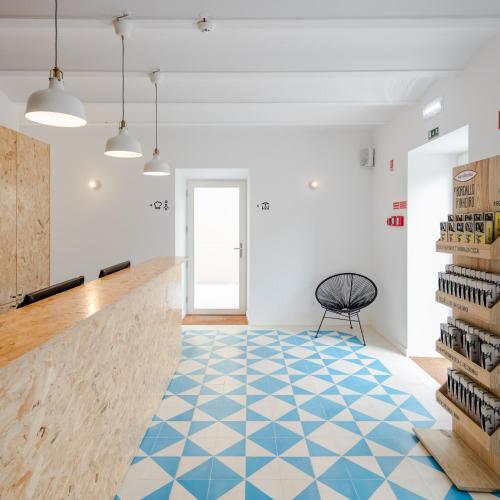 Conii Hostel & Suites