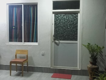 Araliya White House