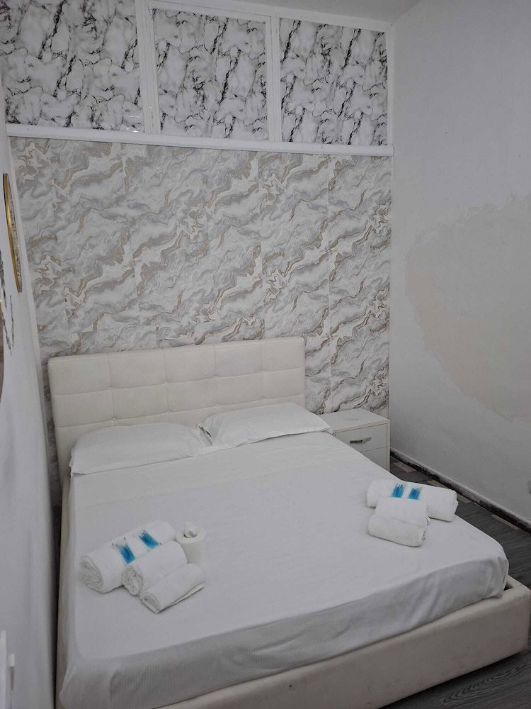 Tangueu Suites & Rooms