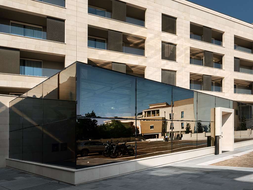 La Suite Hotel