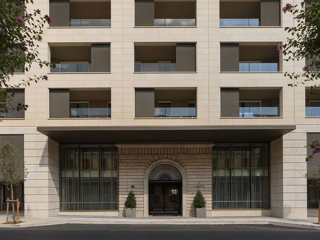 La Suite Hotel