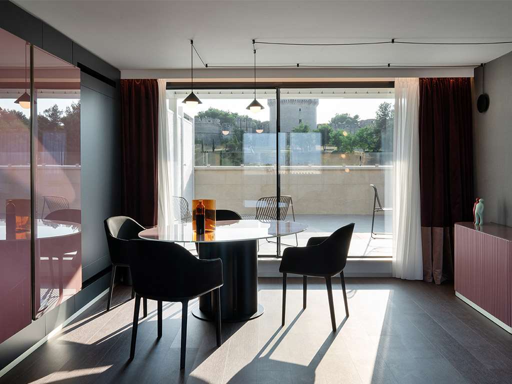 La Suite Hotel