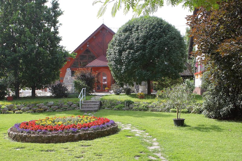 Agnes Hotel