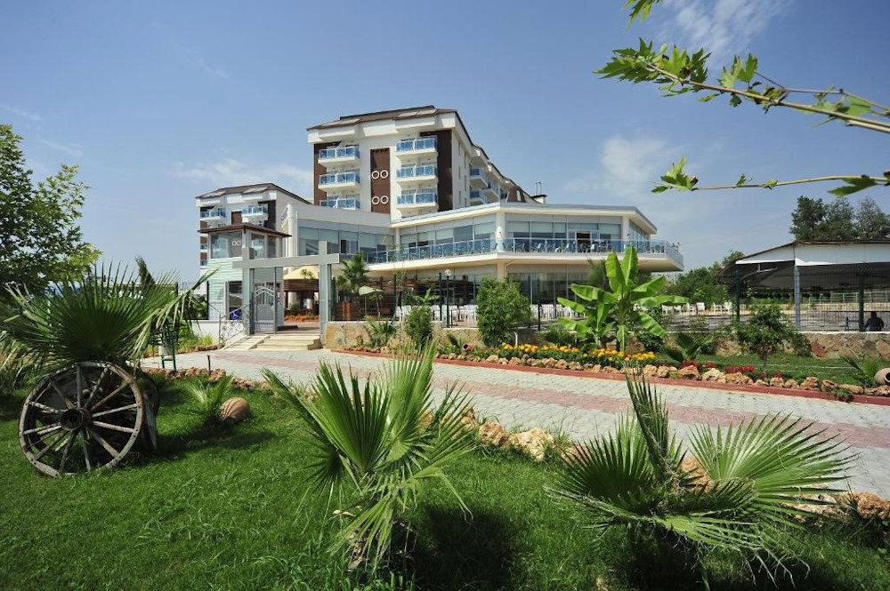 dal travel Cenger Beach Resort