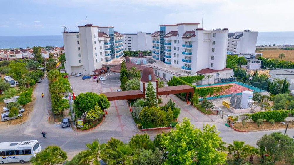 dal travel Cenger Beach Resort