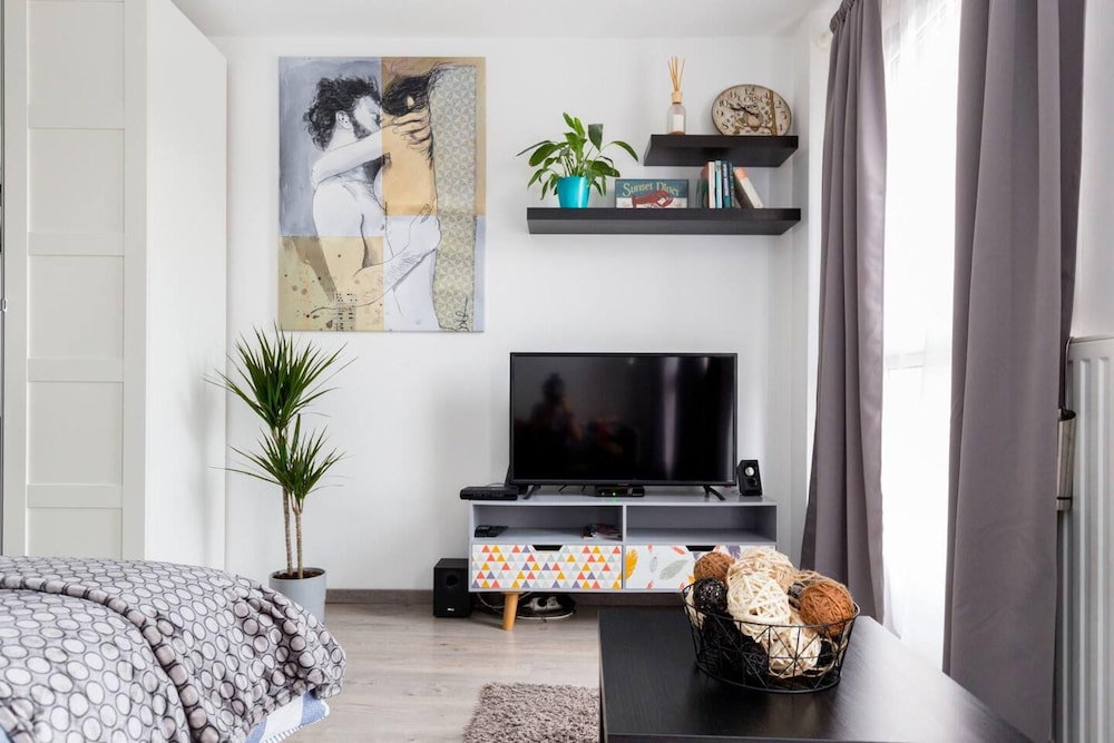 Cozy Budapest Apartment Escape